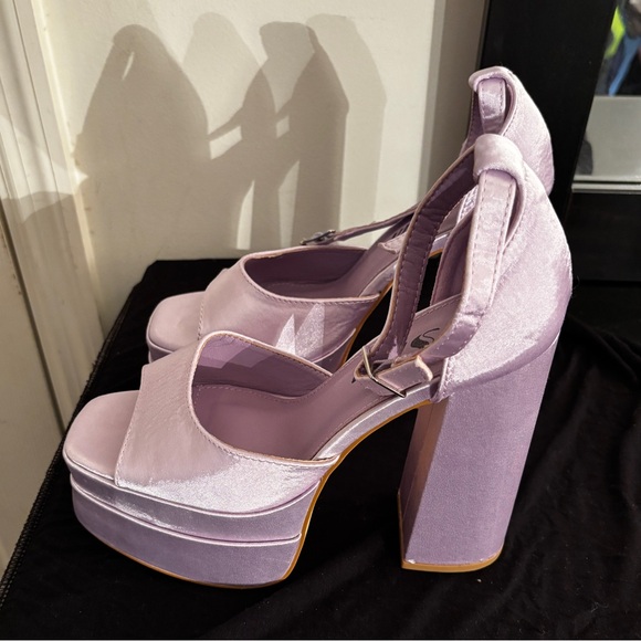 Shein Satin Shoes - Picture 2 of 3